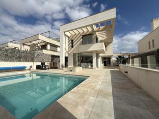 Maison  N/a. Chalet de lujo independiente en el corazón de villamartín
