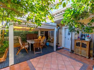 Casa adossada en Calle argolidas 7. Fantstica casa adosada renovada en aguas nuevas  con preciosas