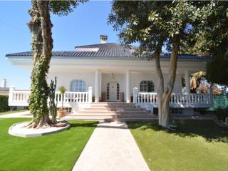 Maison  N/a. Impresionante y hermosa villa en torreta florida