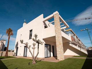 Casa in Pilar de la Horadada Ciudad. Bungalows de obra nueva en pilar de la horadada