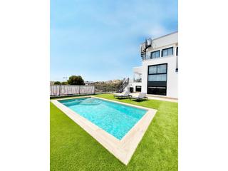 Casa a Algorfa. Villas de obra nueva en la finca golf