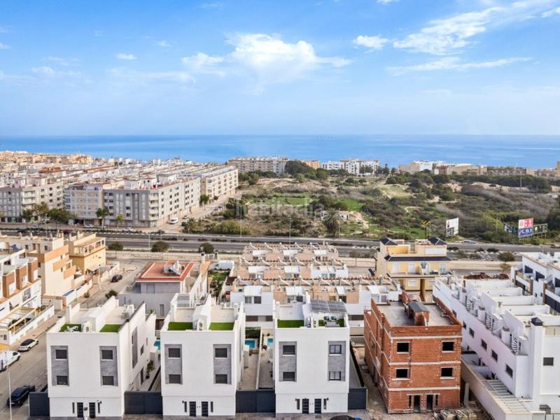 Foto 6926167a-2b35-4131-9993-2d50f8f1e571. Casa chalets adosados de obra nueva en Los Secanos Guardamar del Segura