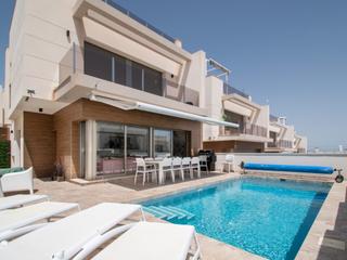 Maison à Los Almendros. Villa  venta orihuela
