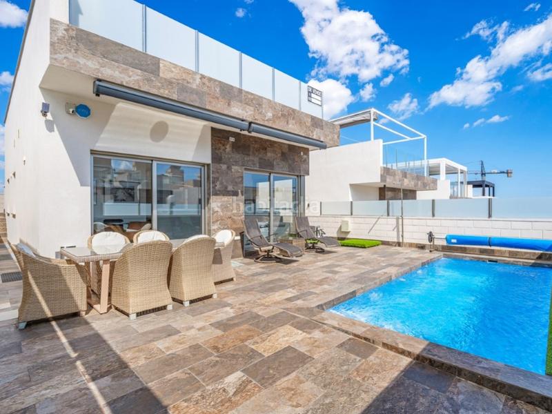 Foto 7c8dec21-abc7-48fa-8ad1-228b25d77c59. Maison avec piscine dans Los Almendros Orihuela