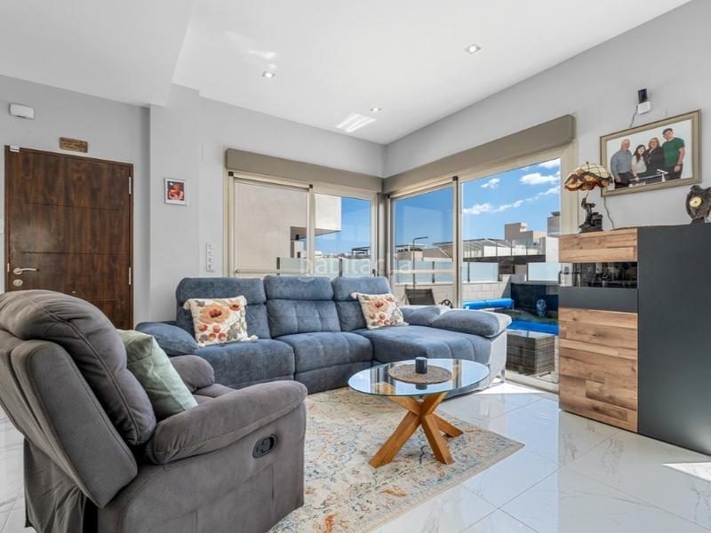 Foto 858a7e4a-a963-4479-8534-fdc735c3bec5. Maison avec piscine dans Los Almendros Orihuela