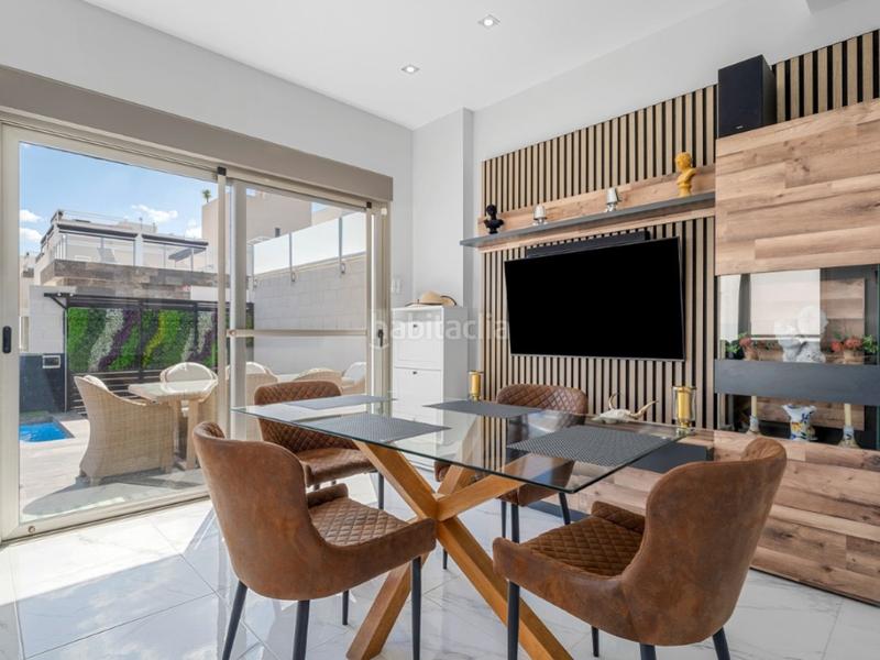 Foto e94aca23-526e-4d26-be5b-a37d8869b550. Maison avec piscine dans Los Almendros Orihuela