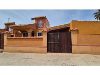 Casa a N/a. Encantadora villa de 2 dormitorios en aguasnuevas, sector 25  to