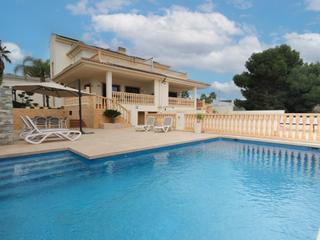 Maison  N/a. Villa de lujo con piscina privada en los balcones, torrevieja