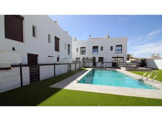 Haus in Pilar de la Horadada Ciudad. Modernas casas adosadas y pareadas en pilar de la horadada