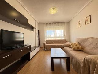 Apartamento  N/a. Apartamento seminuevo en el centro de torrevieja de 121 m2. 3 do