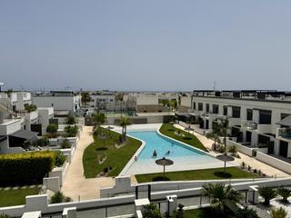Apartament  N/a. Exclusivo tico de 3 dormitorios con amplia terraza y vistas al