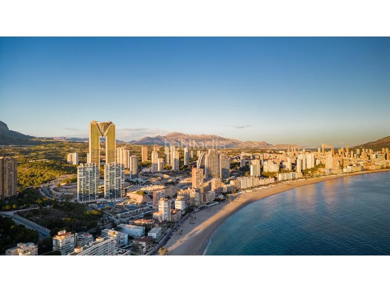 Foto 245838ff-0656-43ea-b5e5-e728b5f0207d. Àtic a avenida de mejico 7 a Playa Poniente Benidorm