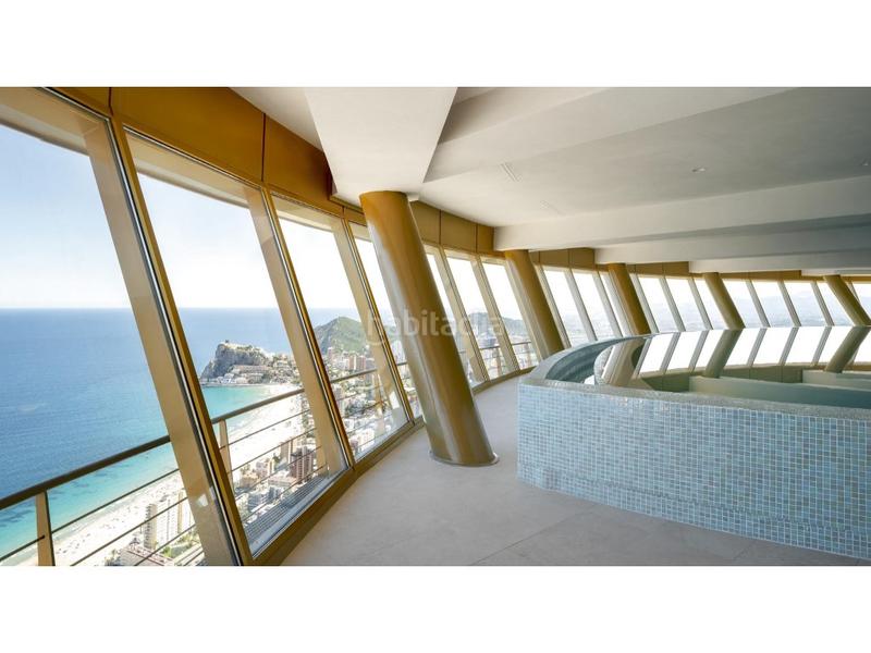 Foto f5a4cc5b-f331-4d58-b279-35ca4d4faf0a. Àtic a avenida de mejico 7 a Playa Poniente Benidorm