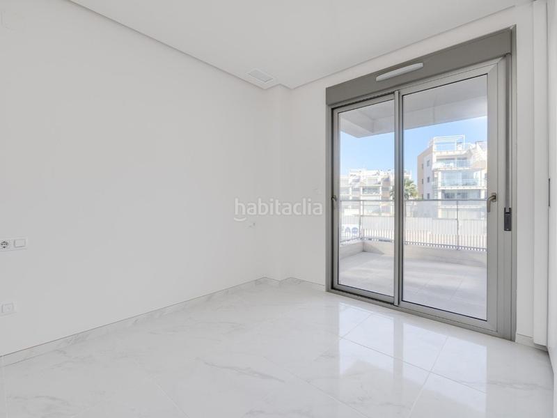 Foto a9945f5e-fadc-462d-854f-bca1aab49633. Apartament amb aparcament piscina a Villamartín-Las Filipinas Orihuela
