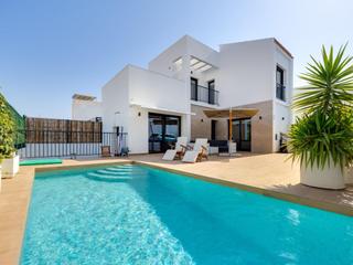 Casa  N/a. Impresionante villa con terraza en la azotea en ciudad quesada