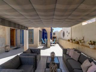 Haus  N/a. Casa cuádruple en la rosaleda con amplio patio y zona de piscina