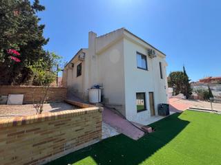 Maison  Calle manuel machado-cmor 55. Chalet independiente en los balcones con piscina privada