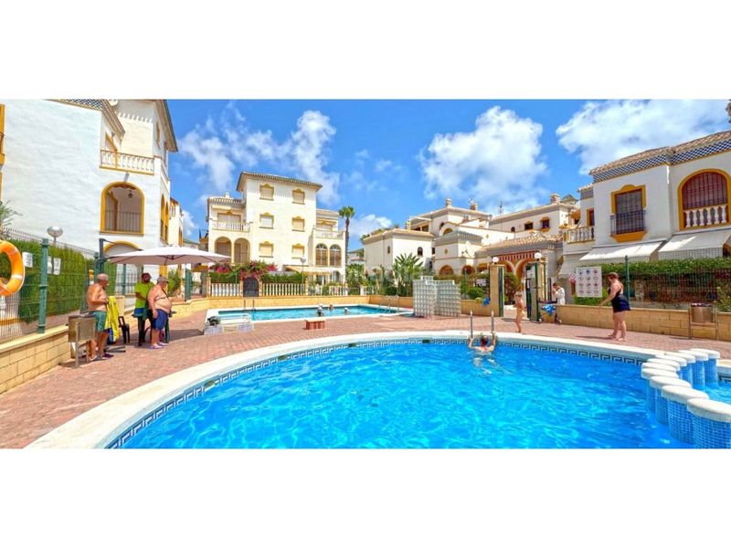 Foto 6d637e6d-09e0-4816-a1ec-3e53e5b300e8. Dúplex amb piscina a Cañada del Molino Torrevieja