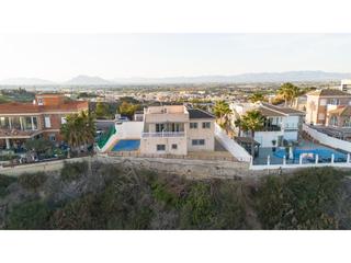 House  N/a. Chalet con parcela de 500m2 campo de golf la marquesa, ciudad qu