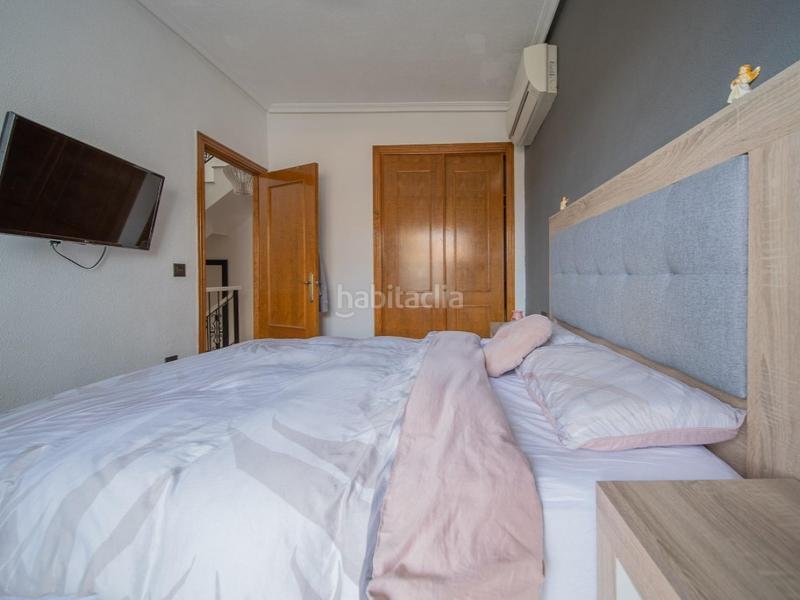 Foto 8cf63787-338f-4cc5-99dd-d07514371990. Casa adosada en calle miño 10 casa adosada totalmente reformada en pau 26, costa en Orihuela