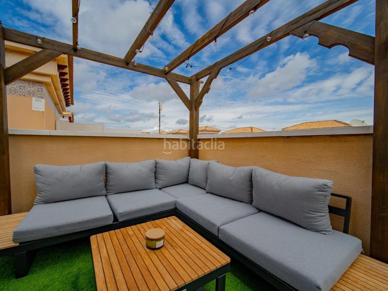 Foto 9c459eef-913a-4eac-a628-b53e2194b825. Casa adosada en calle miño 10 casa adosada totalmente reformada en pau 26, costa en Orihuela