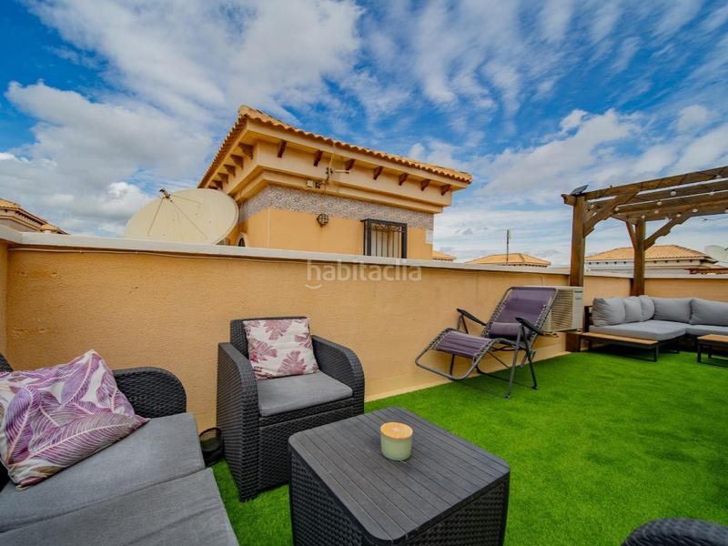 Foto bf27dc82-8845-4f78-b7b3-a391c9dc6ef5. Casa adosada en calle miño 10 casa adosada totalmente reformada en pau 26, costa en Orihuela