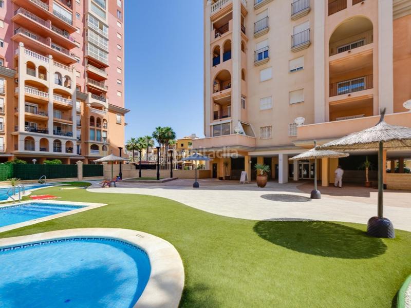 Foto 2766c1b9-7e84-41a5-a173-4ed8c6b24482. Piccolo appartamento in avenida roentgen 3 in Zona Playa de los Locos Torrevieja