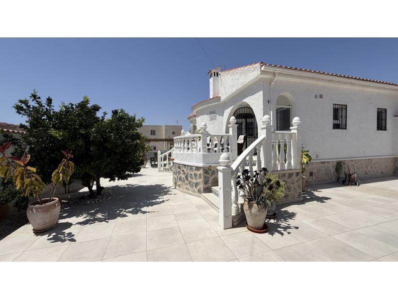 Foto 8e71299d-ae74-4bc5-9735-490f4a172602. Maison avec parking dans Zona Carrefour - Urbanizaciones Torrevieja