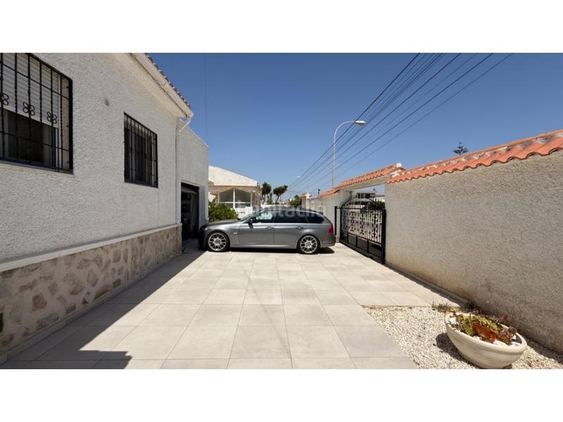 Foto c3a69b2a-7a38-4220-8f9d-e2261187decd. Maison avec parking dans Zona Carrefour - Urbanizaciones Torrevieja