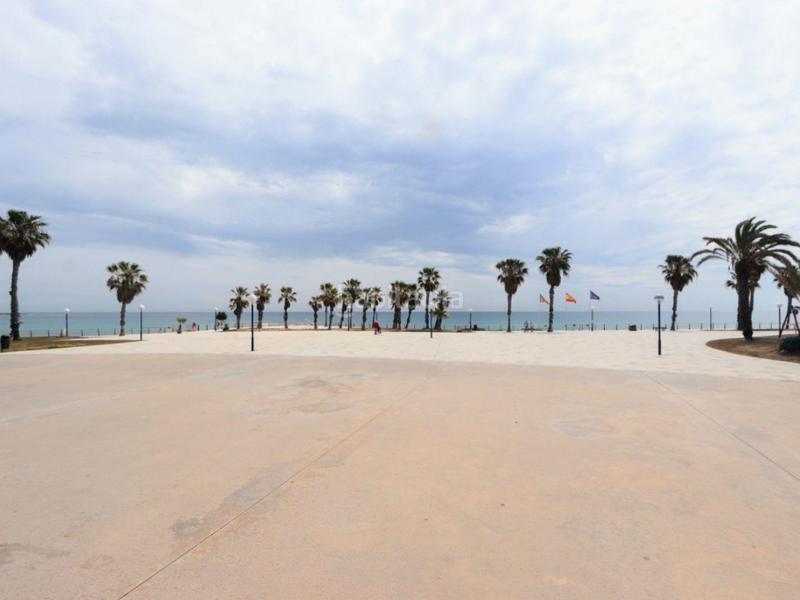 Foto 7ba064a6-3a49-471d-82ec-84406381e8a2. Apartamento 135 m de luz, espacio y mediterráneo en primera línea de costa en Orihuela