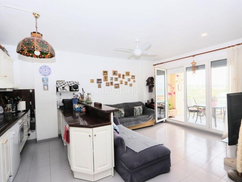 Foto c5f37fd5-f904-4375-b91e-fa6247b81de0. Apartamento 135 m de luz, espacio y mediterráneo en primera línea de costa en Orihuela