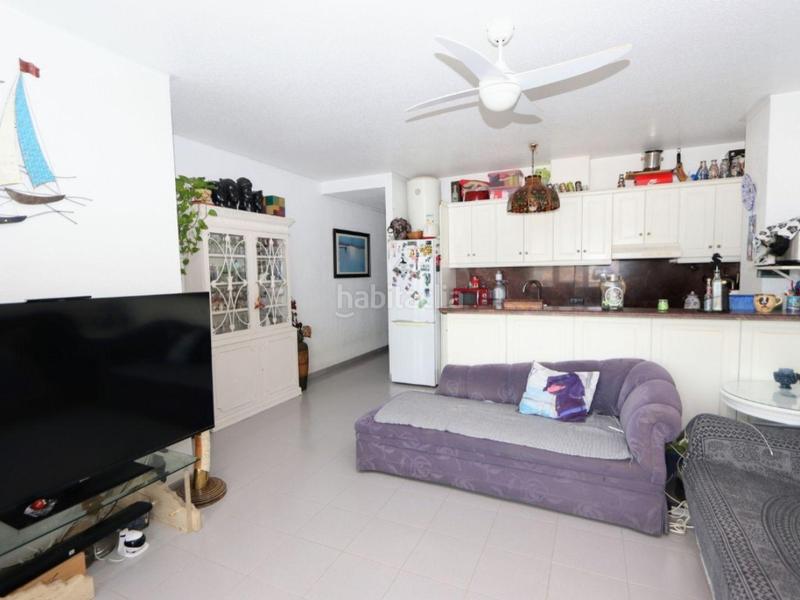 Foto d2bc24e9-16fb-41b3-b11f-dc1df6d546a7. Apartamento 135 m de luz, espacio y mediterráneo en primera línea de costa en Orihuela