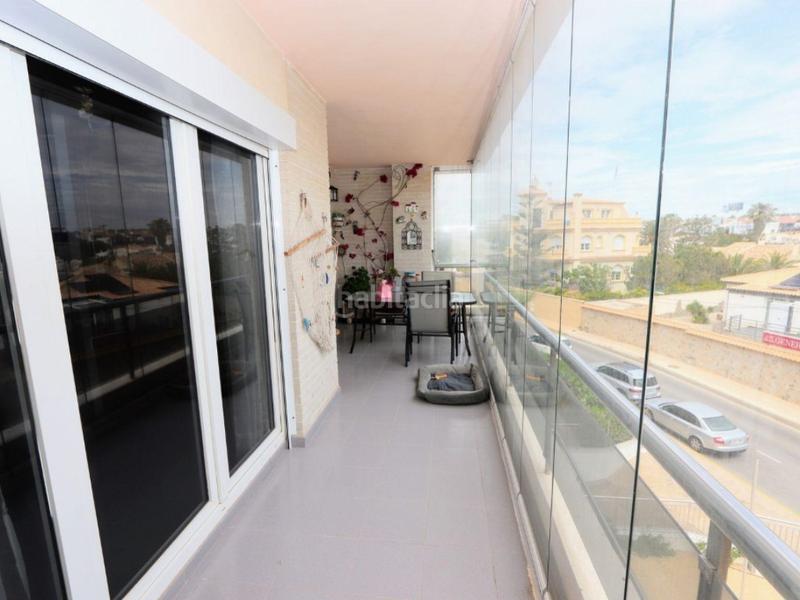 Foto f93adf65-6927-446a-9867-32cd01b7f6e5. Apartamento 135 m de luz, espacio y mediterráneo en primera línea de costa en Orihuela