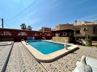 Haus  N/a. Precioso chalet independiente con piscina privada en la zona de