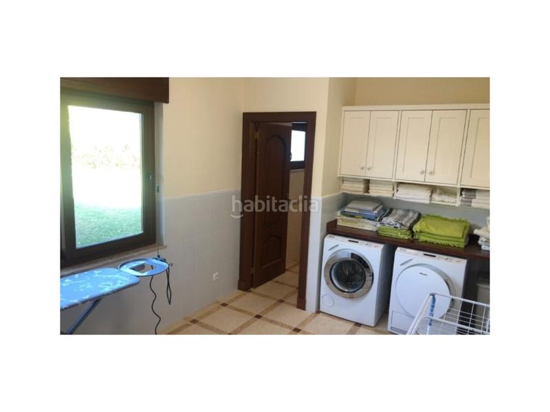 Foto 9208784b-6950-4754-b793-2c1cd332ee61. Maison avec parking piscine dans Cabo Roig Orihuela