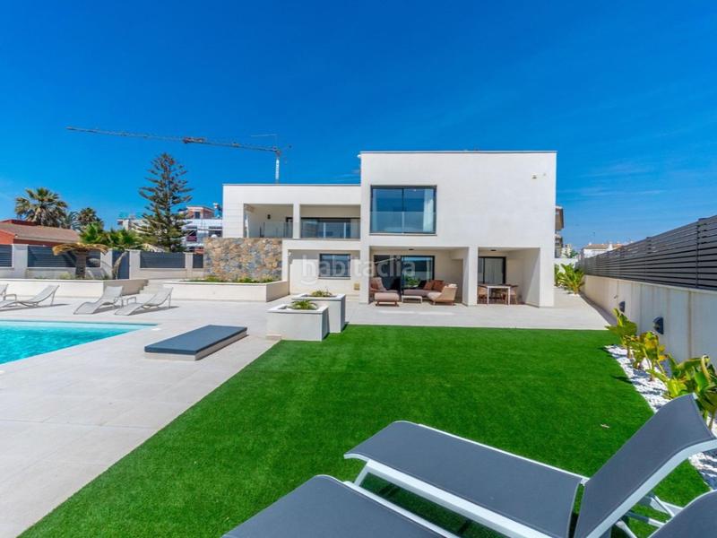 Foto 5309b633-2b77-4c67-b111-993f4c139240. Casa in avenida mare nostrum 8-a in La Veleta Torrevieja