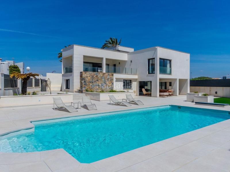 Foto 7a48a58f-9c70-43c7-ac98-51f57bb82ba7. Casa in avenida mare nostrum 8-a in La Veleta Torrevieja