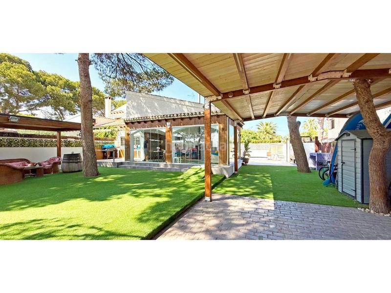 Foto 8c040658-0e22-461b-83a9-d1967bc3cad5. Casa en calle fragata-Punta Prima 15 villa de 4 dormitorios con piscina privada en Punta Prima en Orihuela
