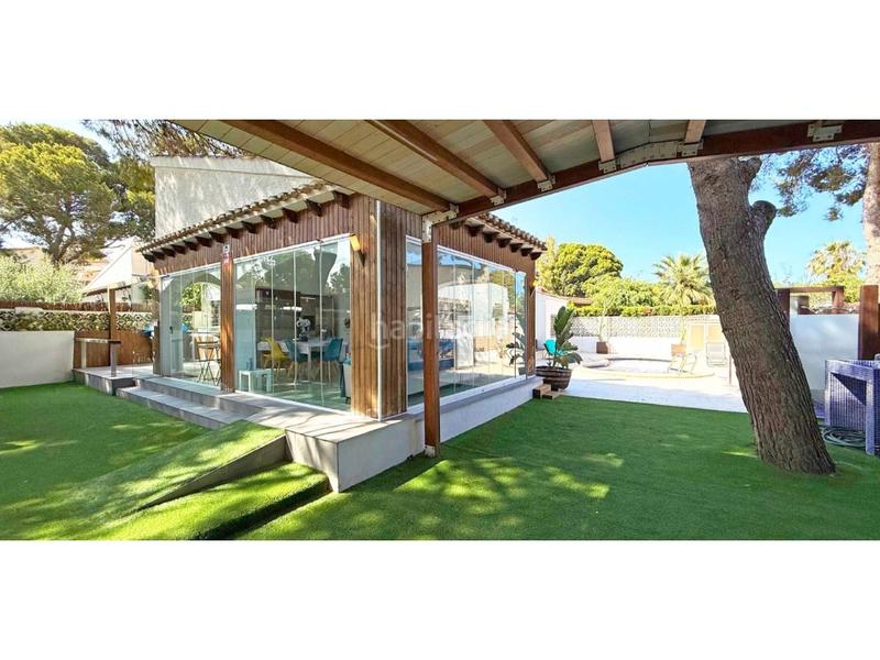Foto 8e79fcb9-a33d-467f-9a55-0bd13f14e56a. Casa en calle fragata-Punta Prima 15 villa de 4 dormitorios con piscina privada en Punta Prima en Orihuela