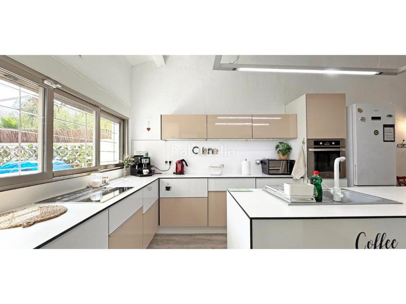Foto a42fad92-d907-47b3-aaa9-d3a678139ab8. Casa en calle fragata-Punta Prima 15 villa de 4 dormitorios con piscina privada en Punta Prima en Orihuela
