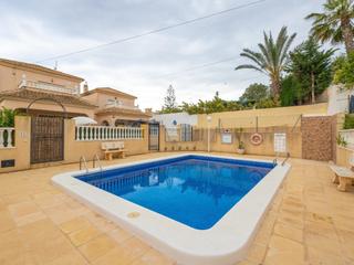 Casa  N/a. Chalet independiente de 3 dormitorios en villacosta