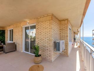 Appartement à Avenida doctor gregorio marañon 66. Apartamento reformado de 3 dormitorios en el centro de torreviej