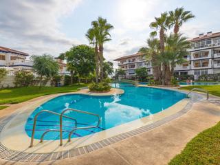 Apartamento  N/a. Piso en planta baja de 2 dormitorios en residencial parquemar ii