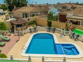 Casa  N/a. Impresionante villa con piscina privada, jacuzzi y vistas panorá