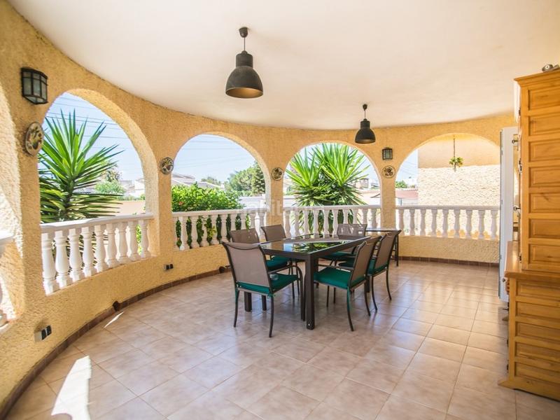 Foto 2690710c-59ee-46a6-bafb-8835ced69fb4. Casa con piscina in Zona Carrefour - Urbanizaciones Torrevieja