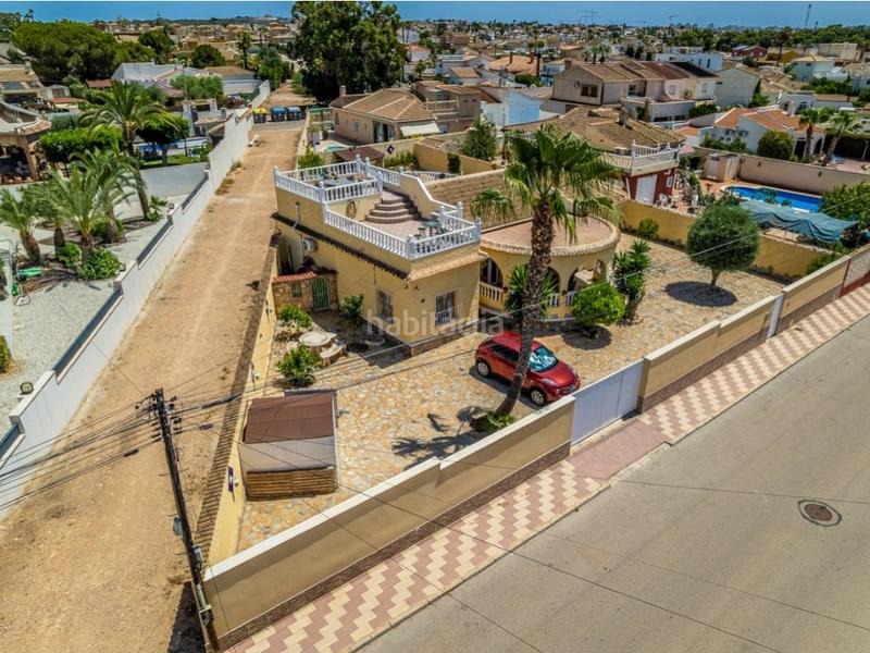 Foto 81a492ba-0730-4c8f-8f39-04567057c466. Casa con piscina in Zona Carrefour - Urbanizaciones Torrevieja