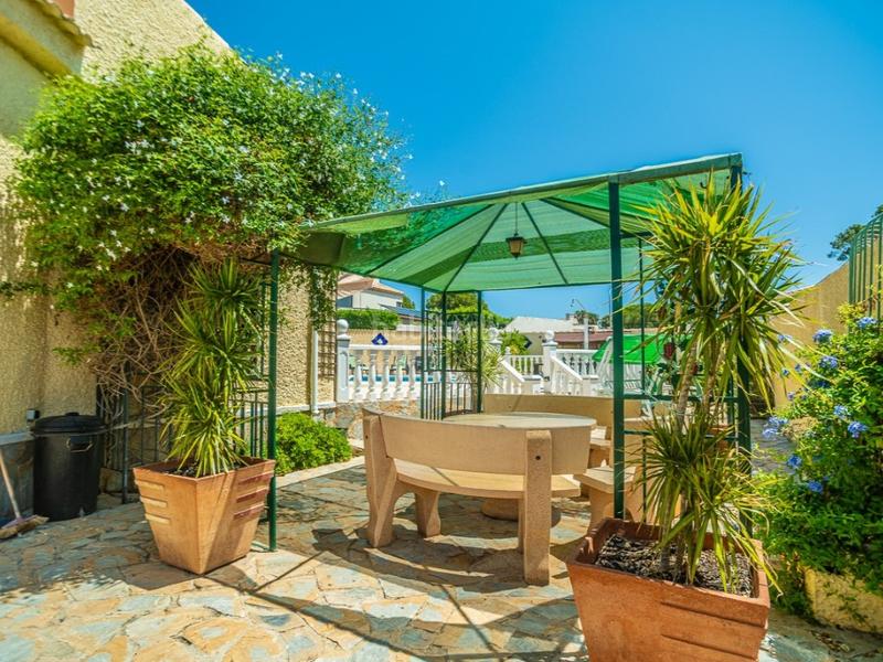 Foto a42c3d22-1f20-48be-8053-bb3ced50f28e. Casa con piscina in Zona Carrefour - Urbanizaciones Torrevieja