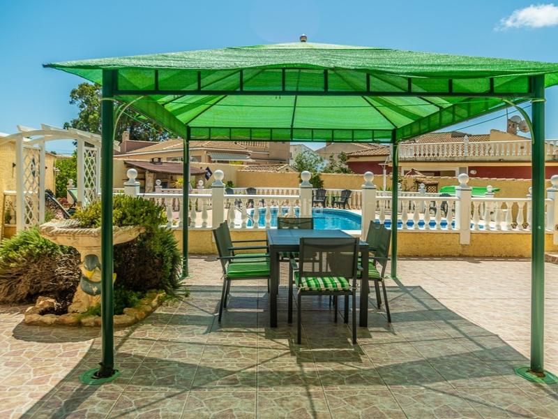 Foto f0660615-a249-4199-aee9-10322a30c96c. Casa con piscina in Zona Carrefour - Urbanizaciones Torrevieja