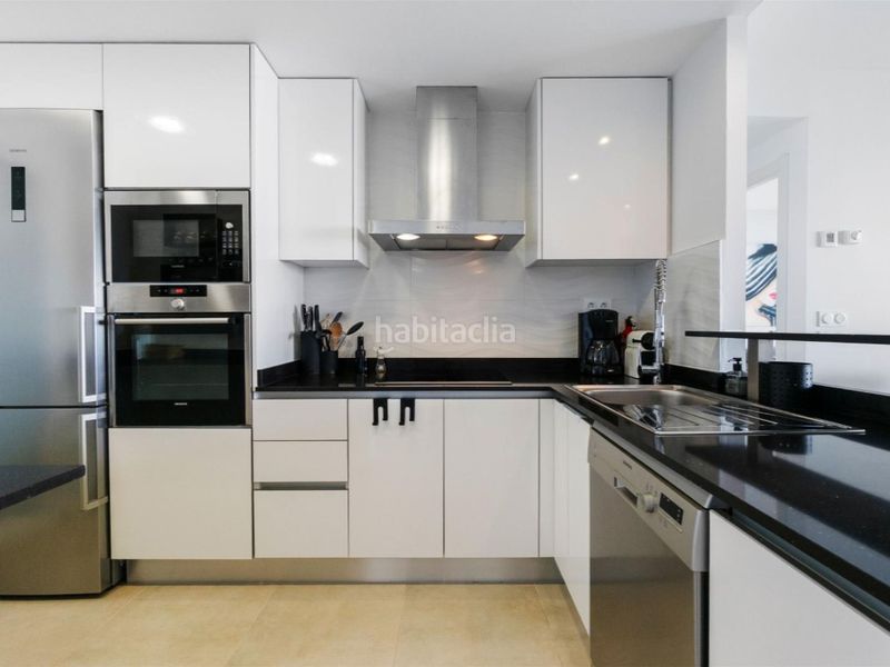Foto b2e533e6-bd68-448a-903f-7efe23cba09b. Apartament amb aparcament piscina a Punta Prima Torrevieja
