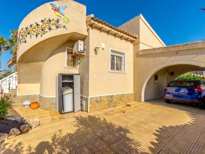 Foto 2a00baa2-5c88-4142-88e4-54159f2ed45e. Casa villa orientada al sur con piscina privada y 3 dormitorios en ciudad quesada en Rojales